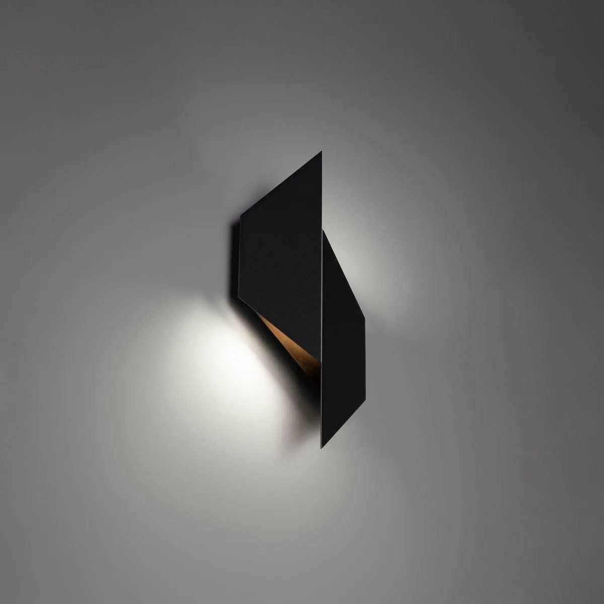 Alternate 18 in. LED Outdoor Wall Sconce 3500K Black Finish