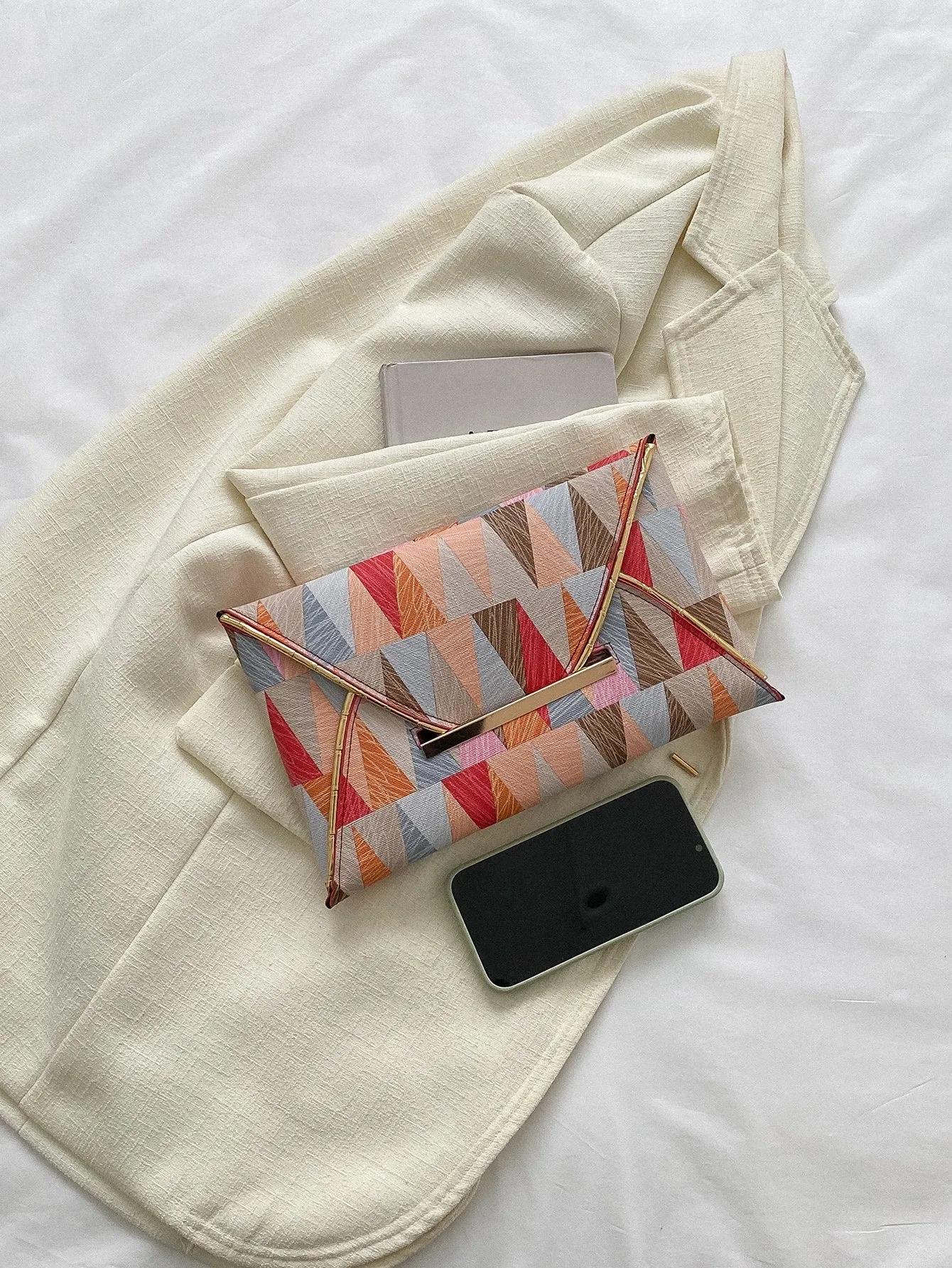 Geometric Pattern Metal Decor Square Bag