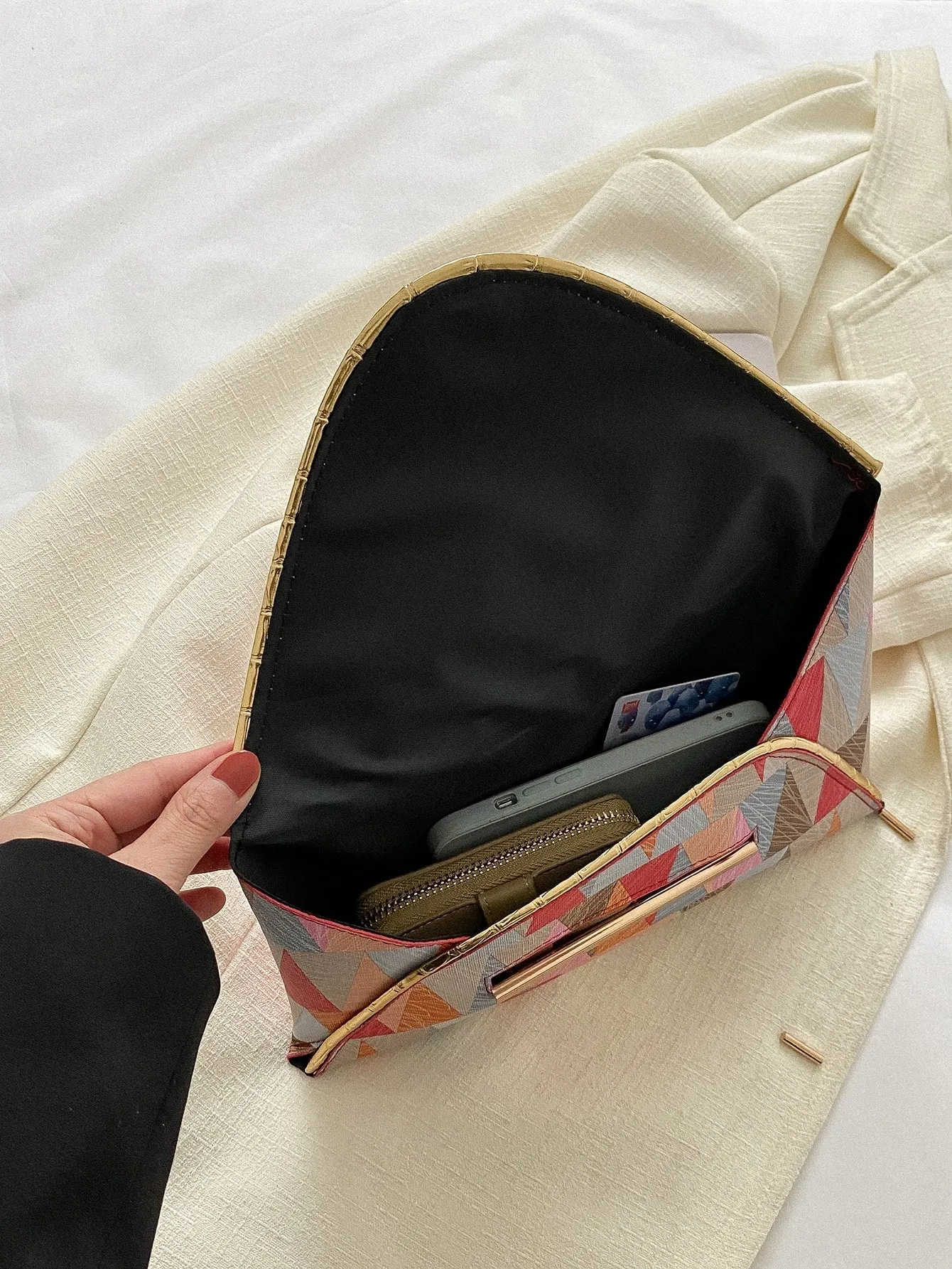 Geometric Pattern Metal Decor Square Bag