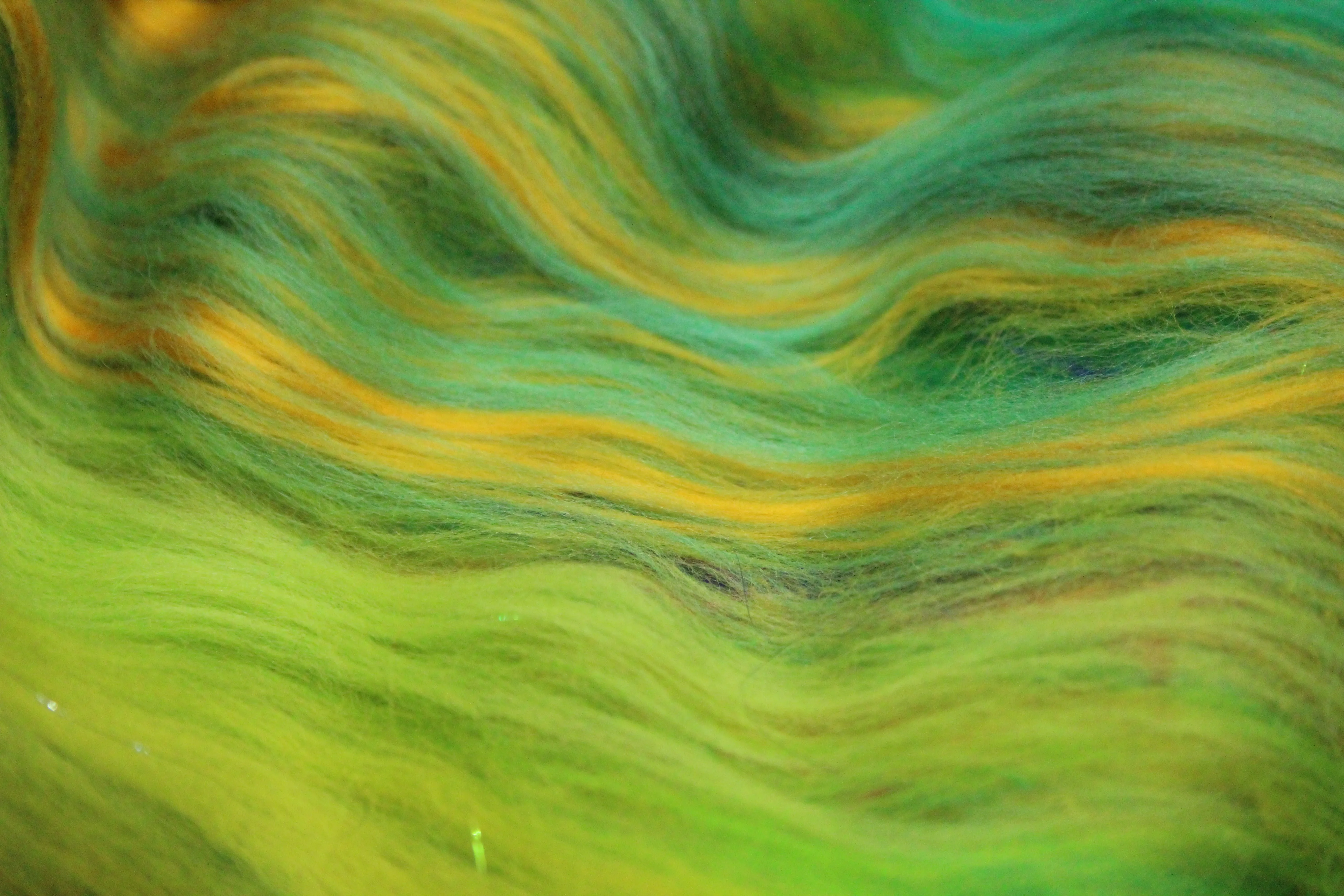 Merino Art Batt  - Green - 105 grams 3.7 oz - Wool for felting, spinning and weaving