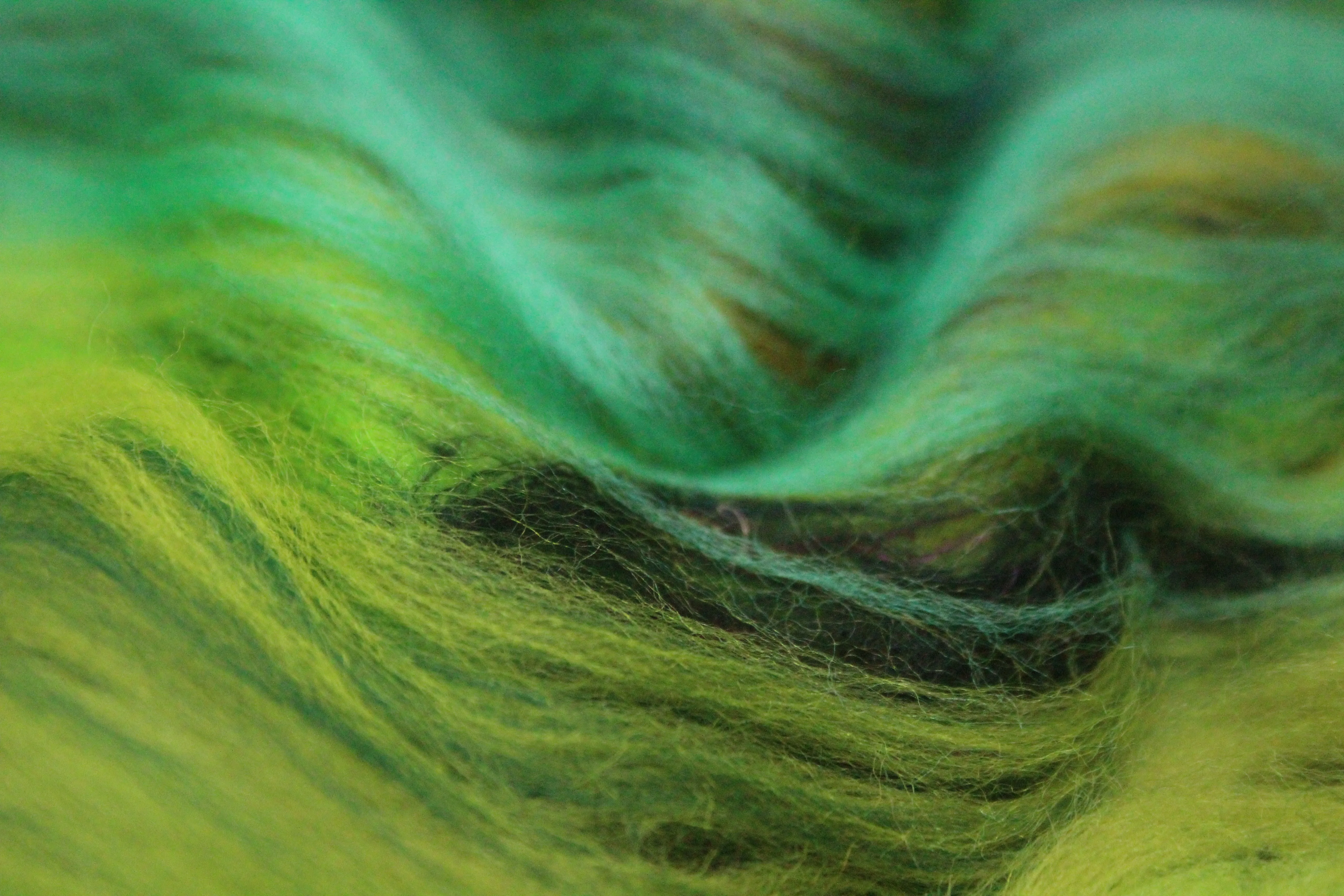 Merino Art Batt  - Green - 105 grams 3.7 oz - Wool for felting, spinning and weaving