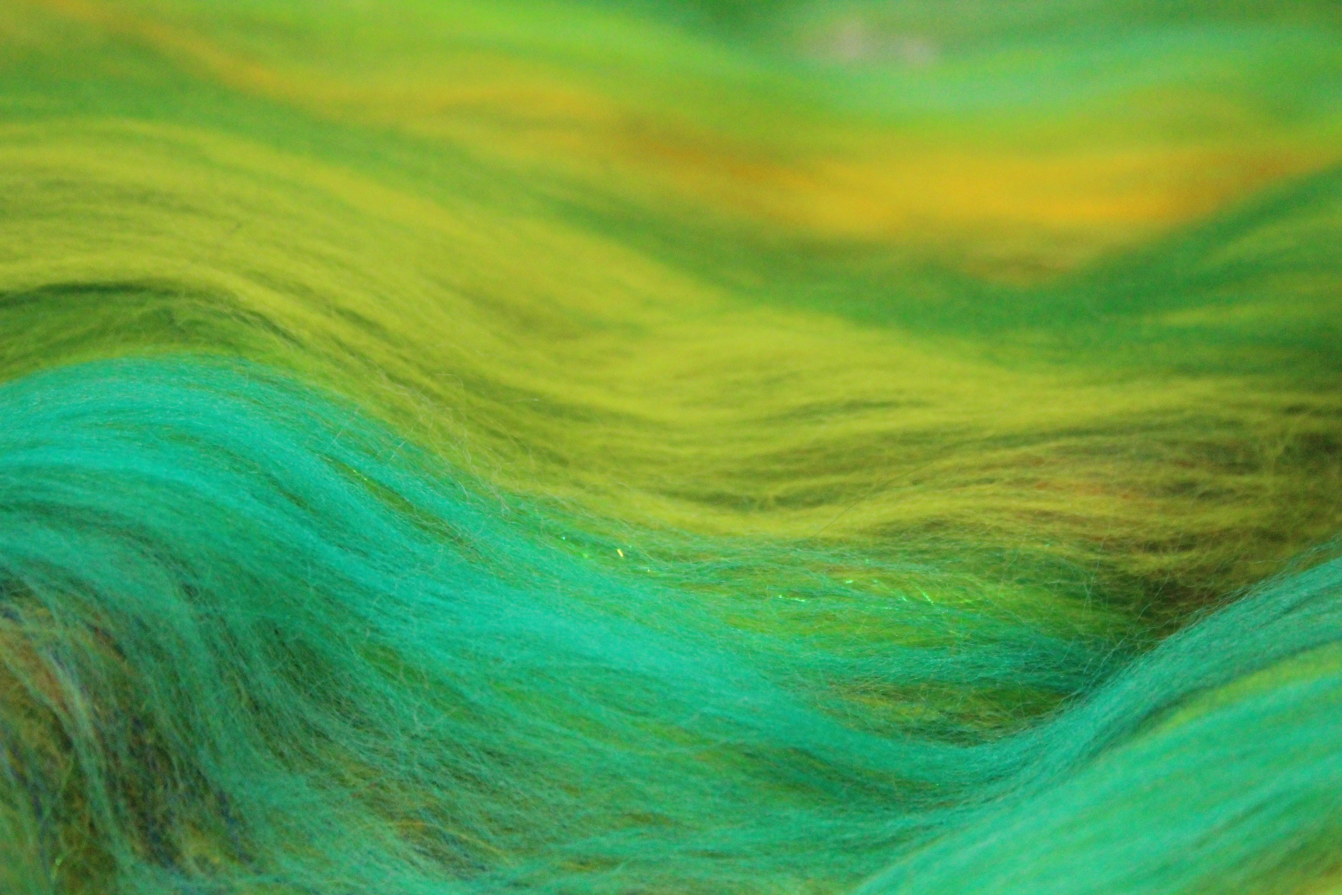 Merino Art Batt  - Green - 105 grams 3.7 oz - Wool for felting, spinning and weaving