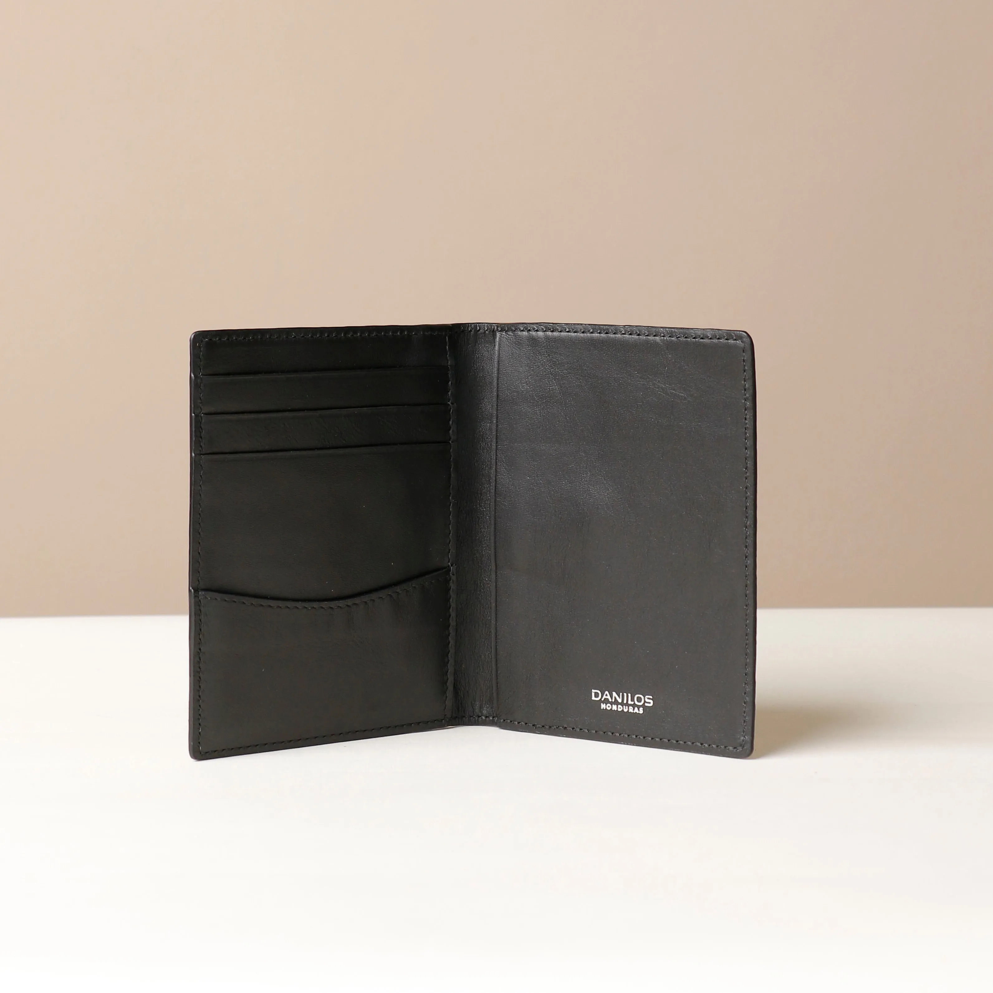 Passport Case Nirua