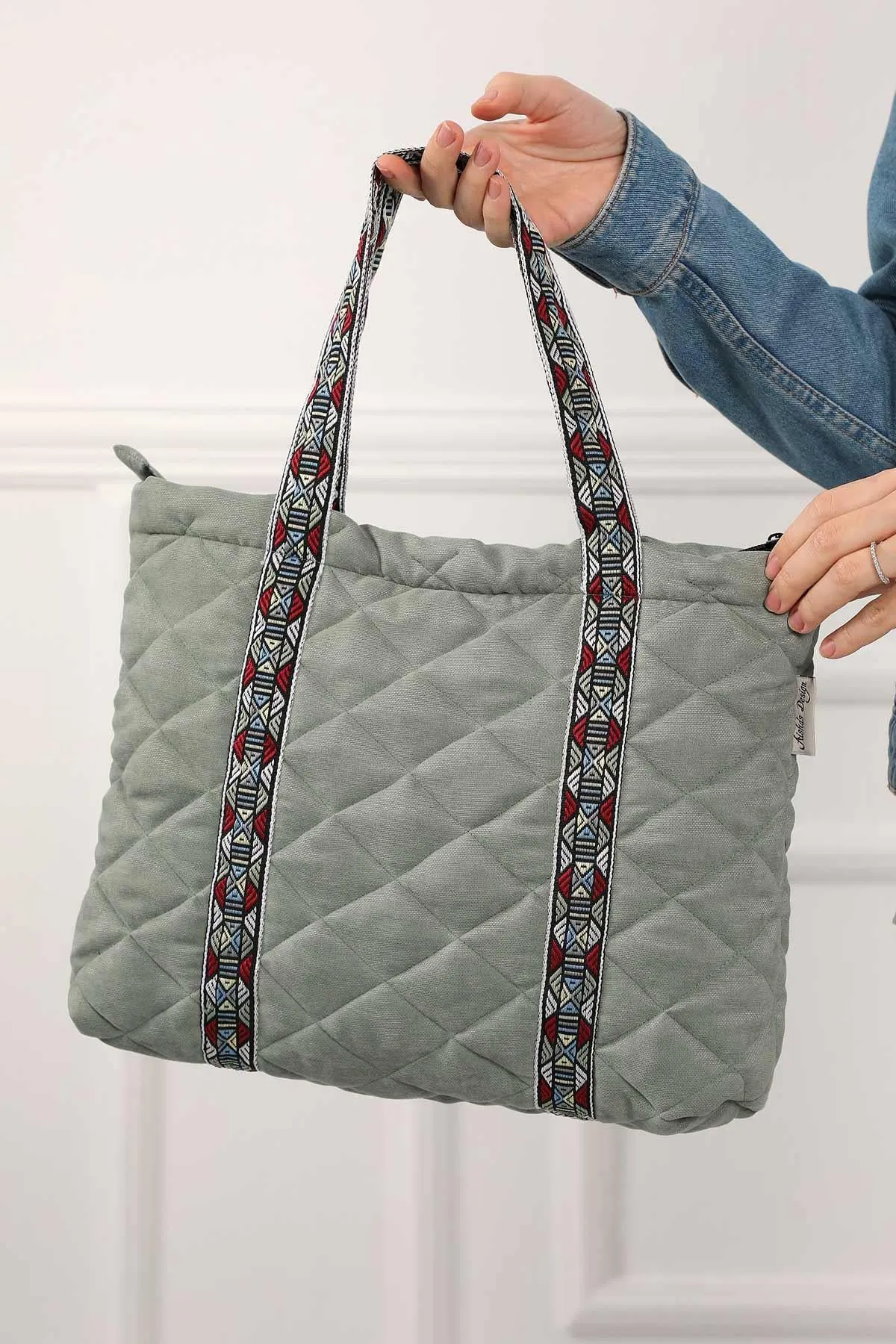 Quilted Polyester Knit Fabric Stylish Handbag with Beautiful Accessory for Women,CK-29
