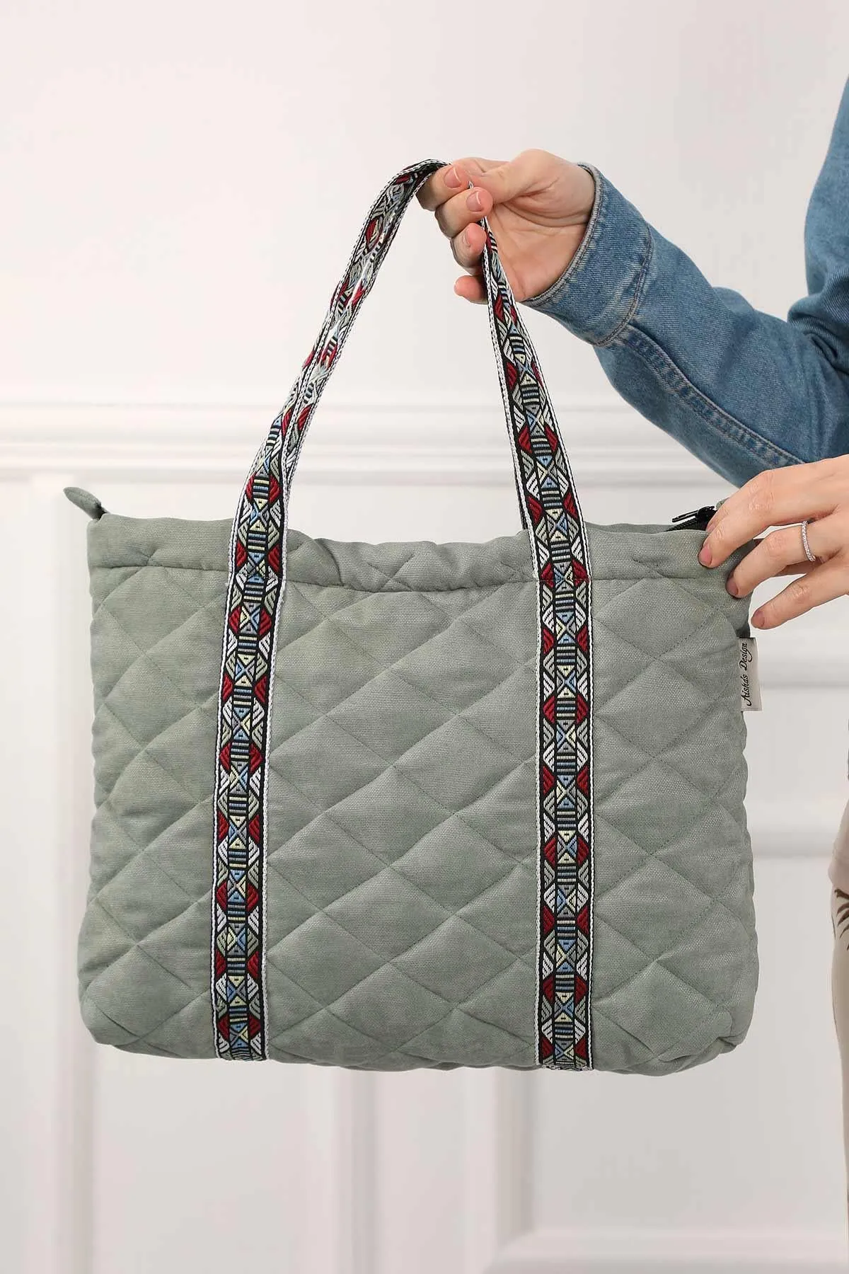 Quilted Polyester Knit Fabric Stylish Handbag with Beautiful Accessory for Women,CK-29