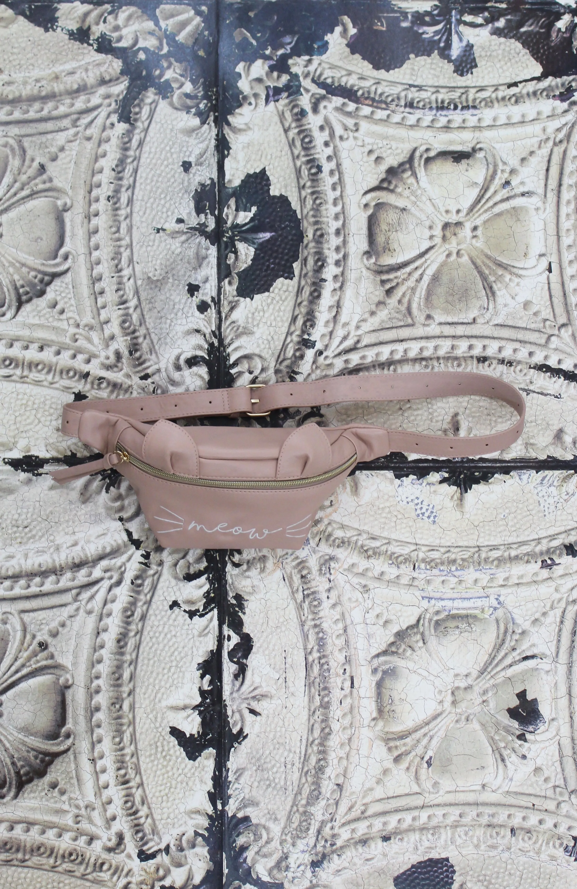 Right Meow Belt Bag in Blush