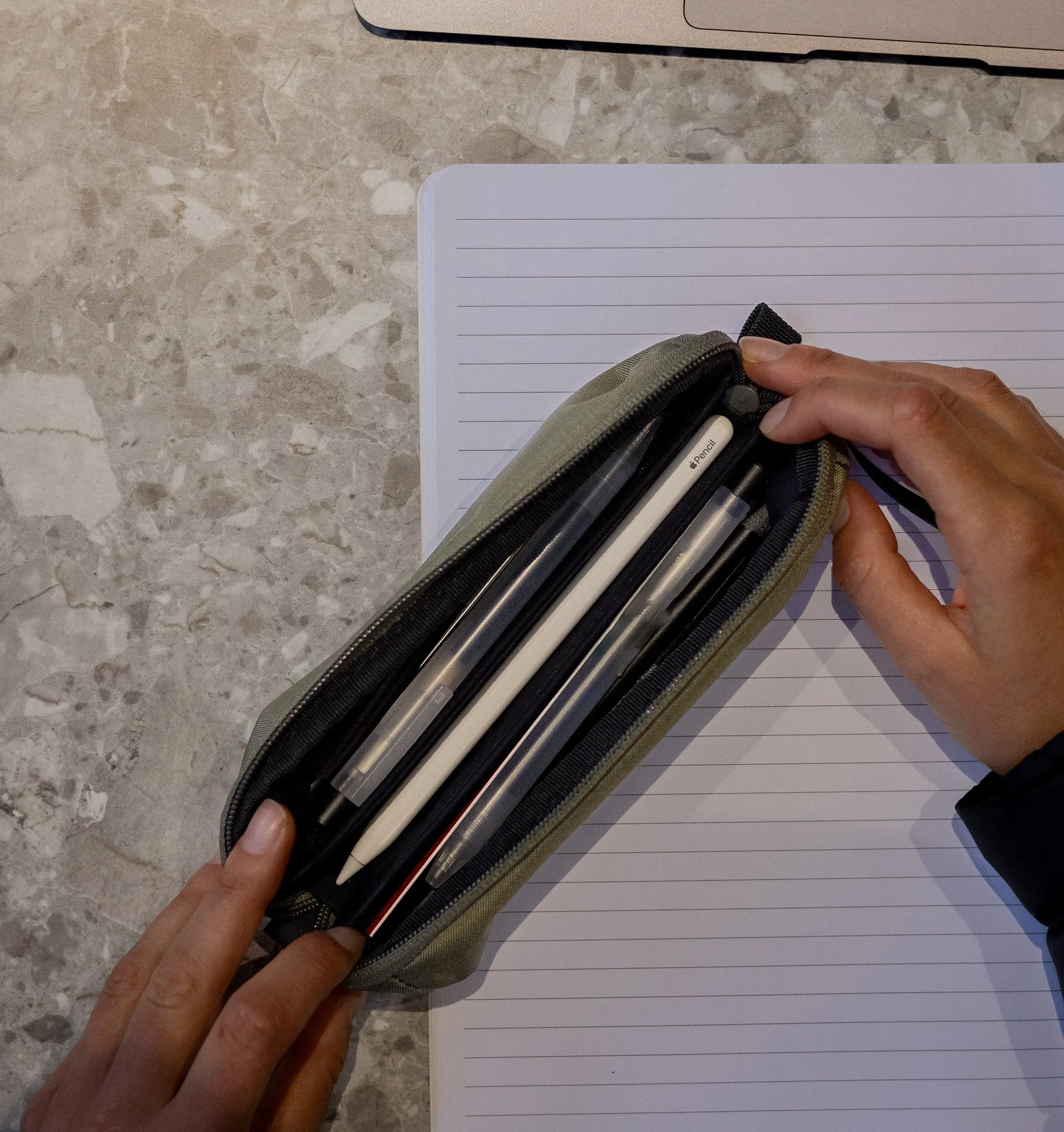 Rushfaster Pencil Case